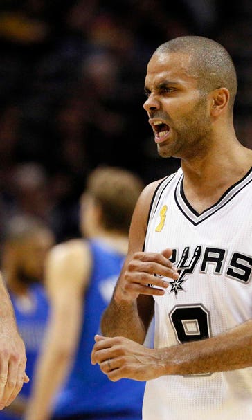 Parker helps Spurs edge Mavs 101-100 in opener